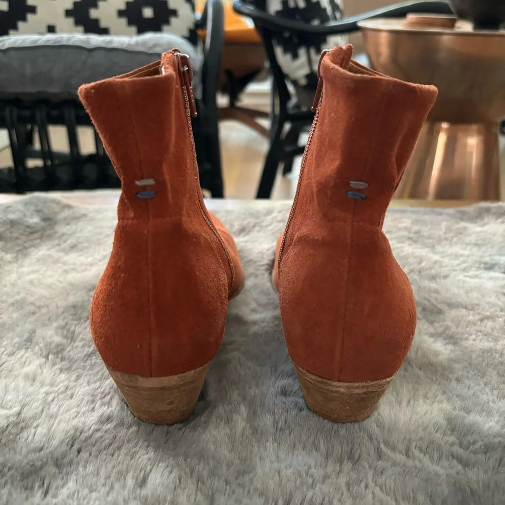 JOHN FLUEVOG Milla Ankle Boot Rust Size 8 Suede Bootie